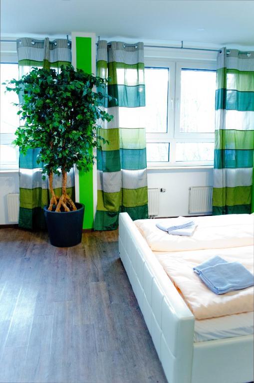 Hostel Nanina Gröbenzell Kültér fotó